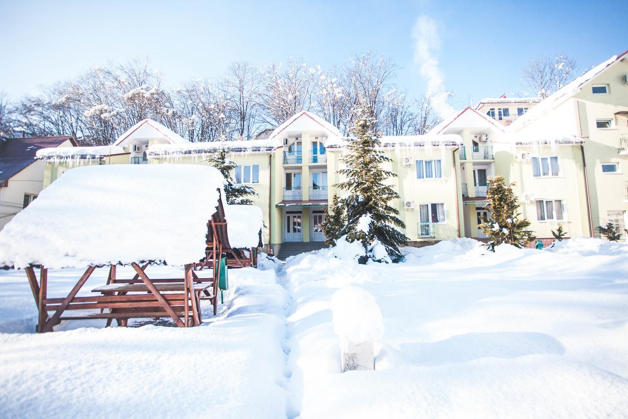 Smerichka Hotel Поляна Екстериор снимка